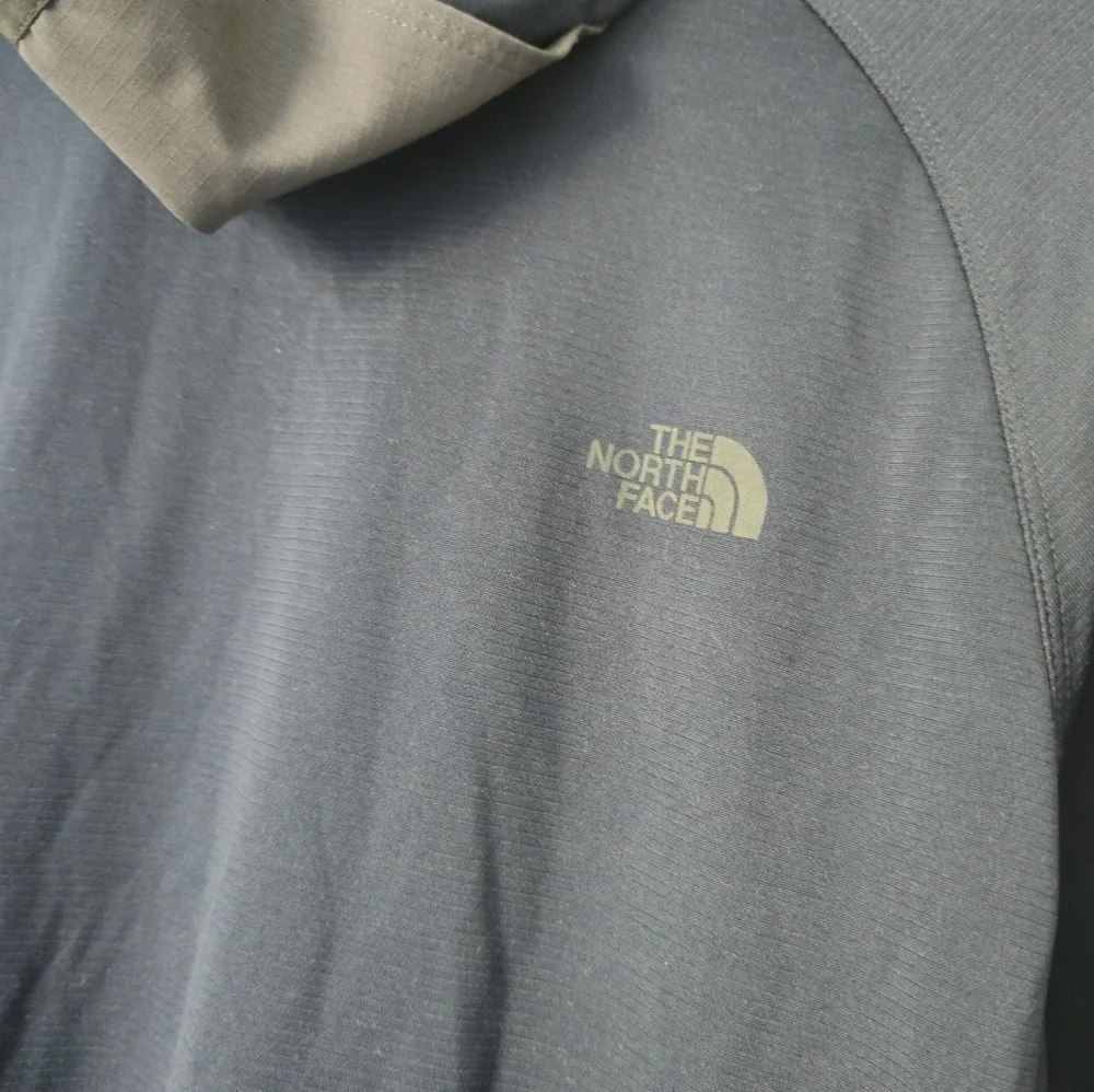 The North Face Long Sleeve Shirt Size M